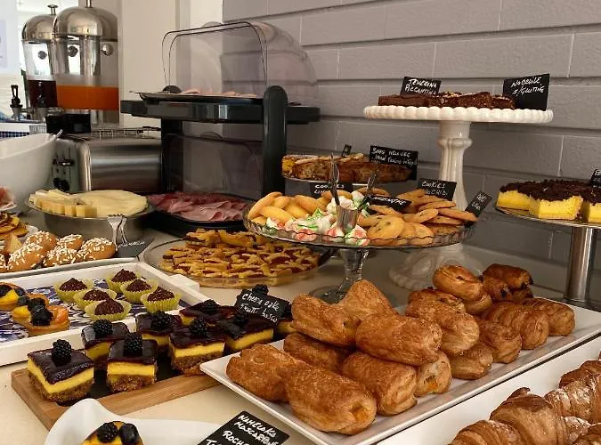 Alda & לינה וארוחת בוקר 4*